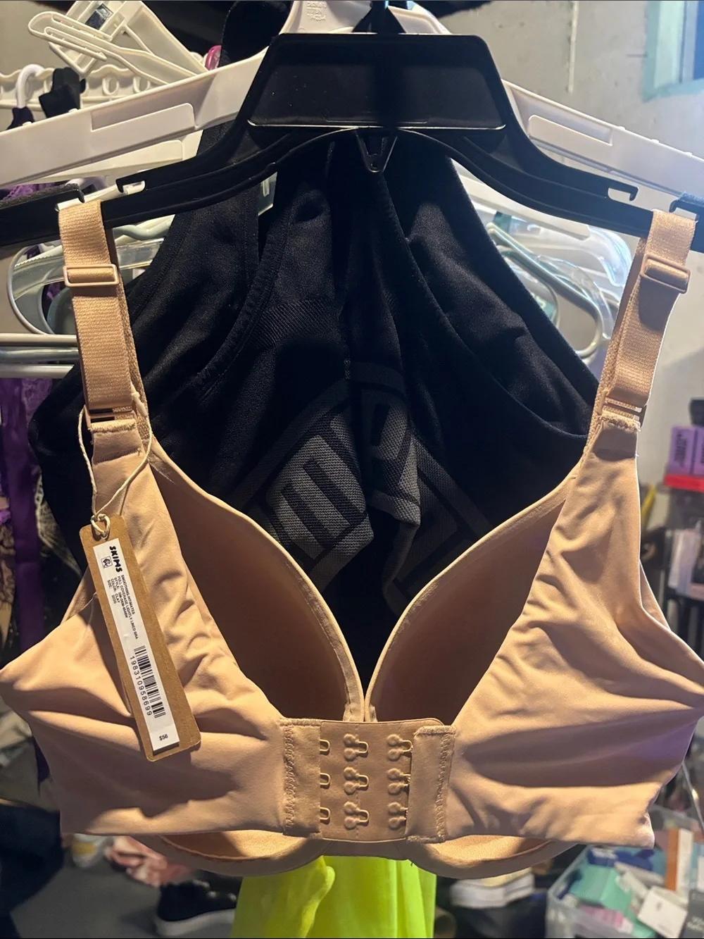 NWT SKIMS full coverage lightly lined bra-32DD